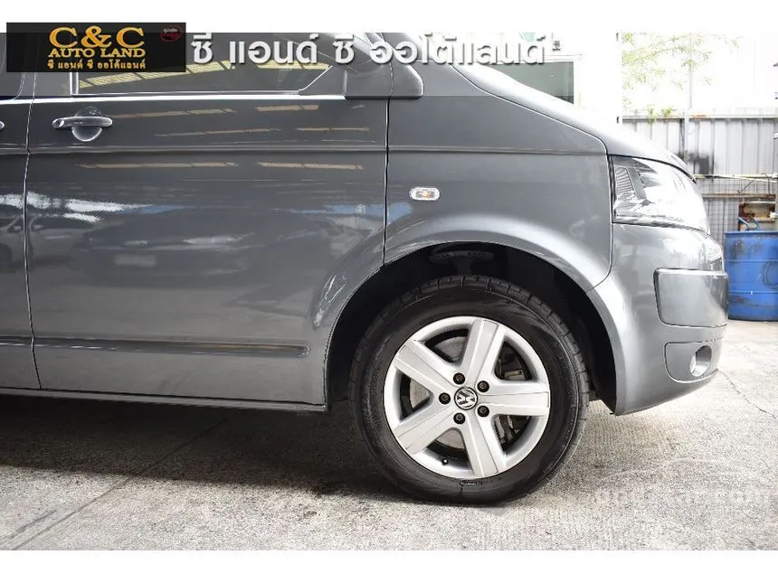 2013 Volkswagen CARAVELLE TDi Van