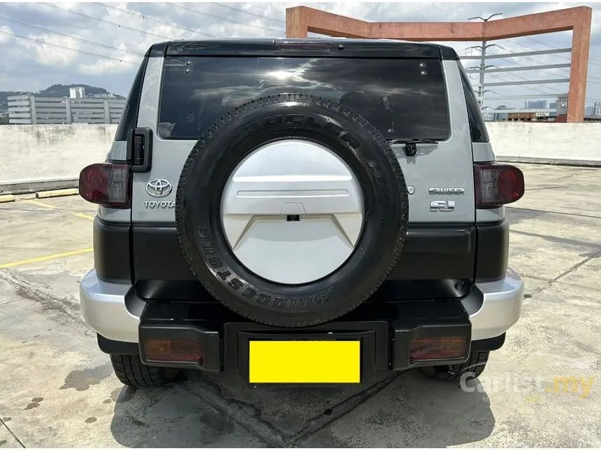 2014 Toyota FJ Cruiser SUV