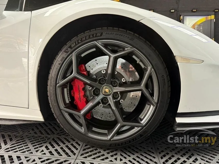 2016 Lamborghini Huracan LP580-2 Coupe