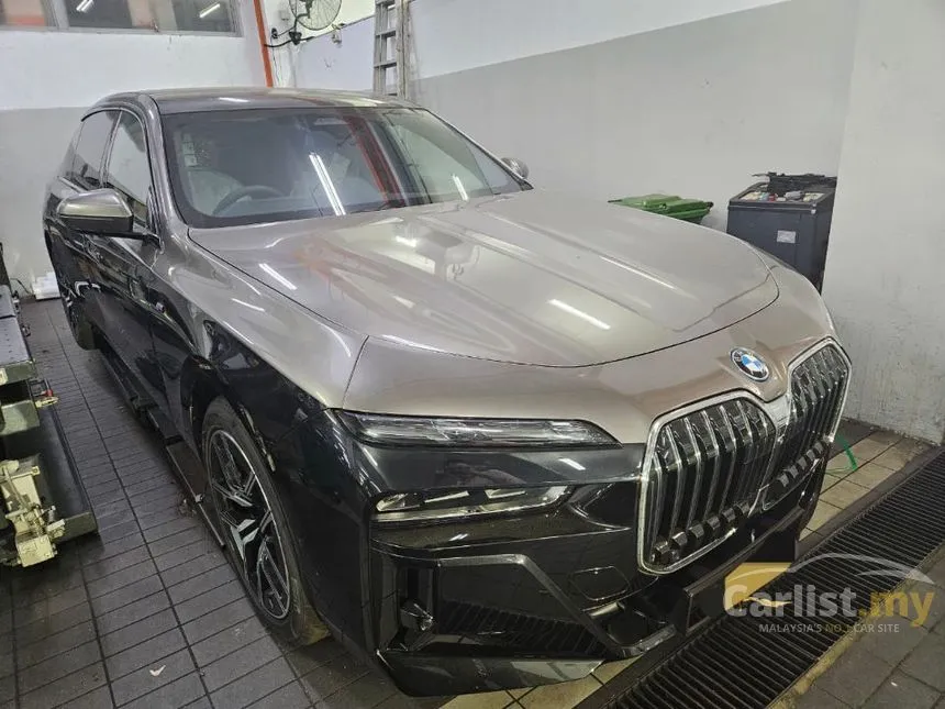 2024 BMW 750e xDrive M Sport Pure Excellence Sedan