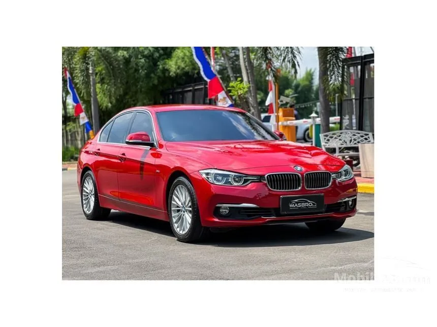 2018 BMW 320i Luxury Sedan