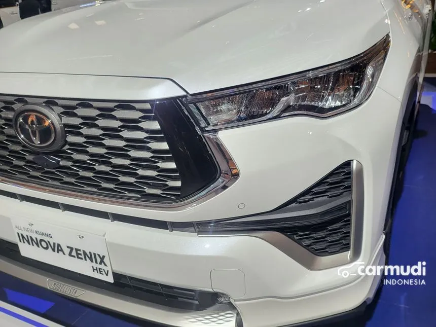 2025 Toyota Kijang Innova Zenix Q HV TSS ( Premium Color) MPV