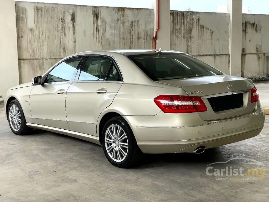 2010 Mercedes-Benz E200 CGI Sedan