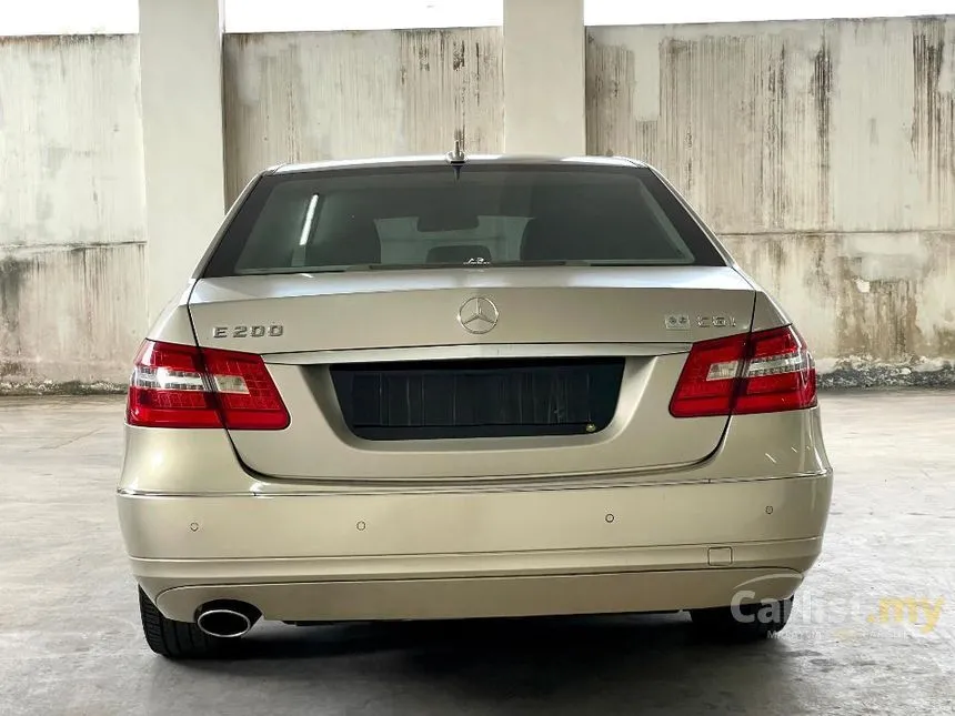 2010 Mercedes-Benz E200 CGI Sedan