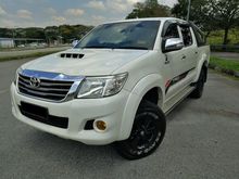 Toyota Hilux 2.5 G VNT Pickup FACELIFT 4x4 ORI PAINT CARKING