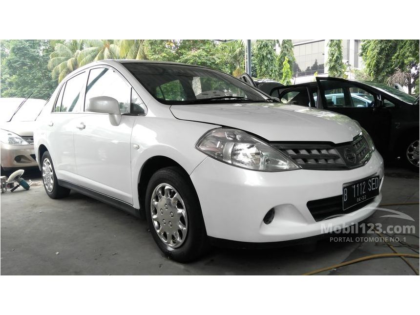 Jual Mobil Nissan Latio 2010 1.6 di DKI Jakarta Manual 