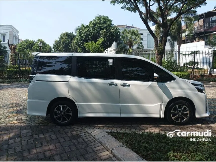 2020 Toyota Voxy Wagon