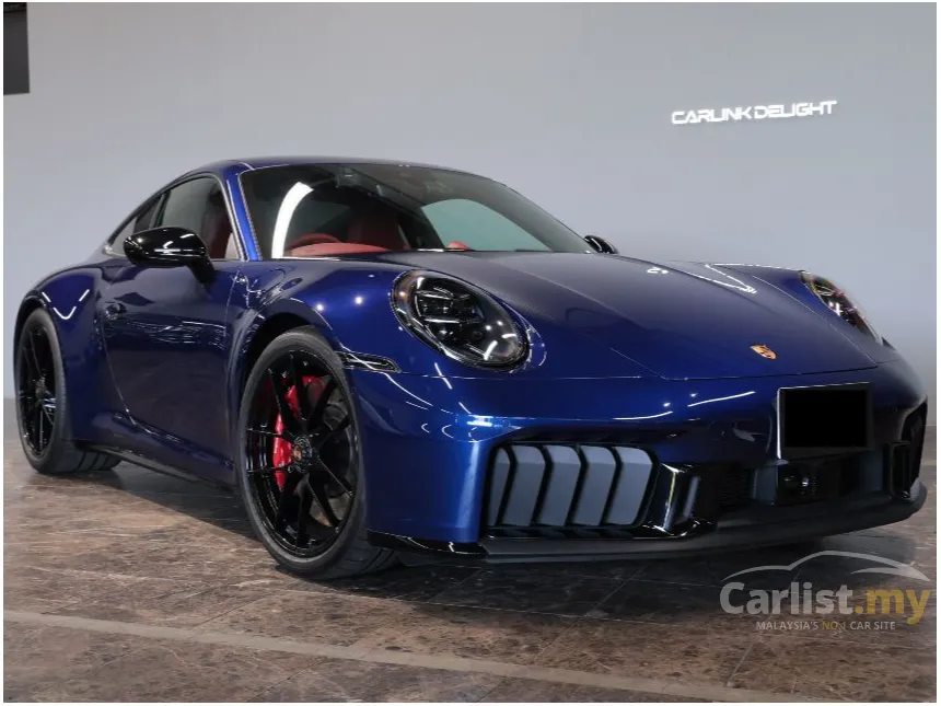 2025 Porsche 911 Carrera 4 GTS Coupe