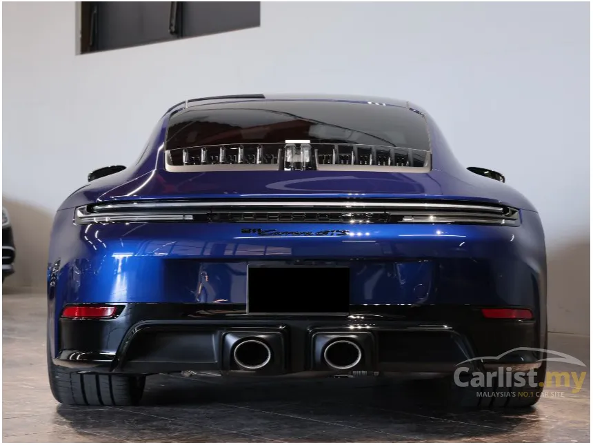 2025 Porsche 911 Carrera 4 GTS Coupe