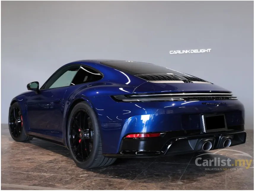 2025 Porsche 911 Carrera 4 GTS Coupe