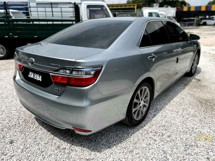 2017 Toyota Camry Hybrid Luxury Sedan