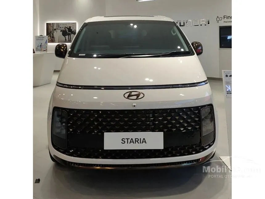 Jual Mobil Hyundai Staria 2024 Signature 7 2.2 di DKI Jakarta Automatic Wagon Putih Rp 960.000.000