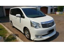 Toyota Nav1 2.0 V Lux AT Putih 2013 - Kondisi Terawat