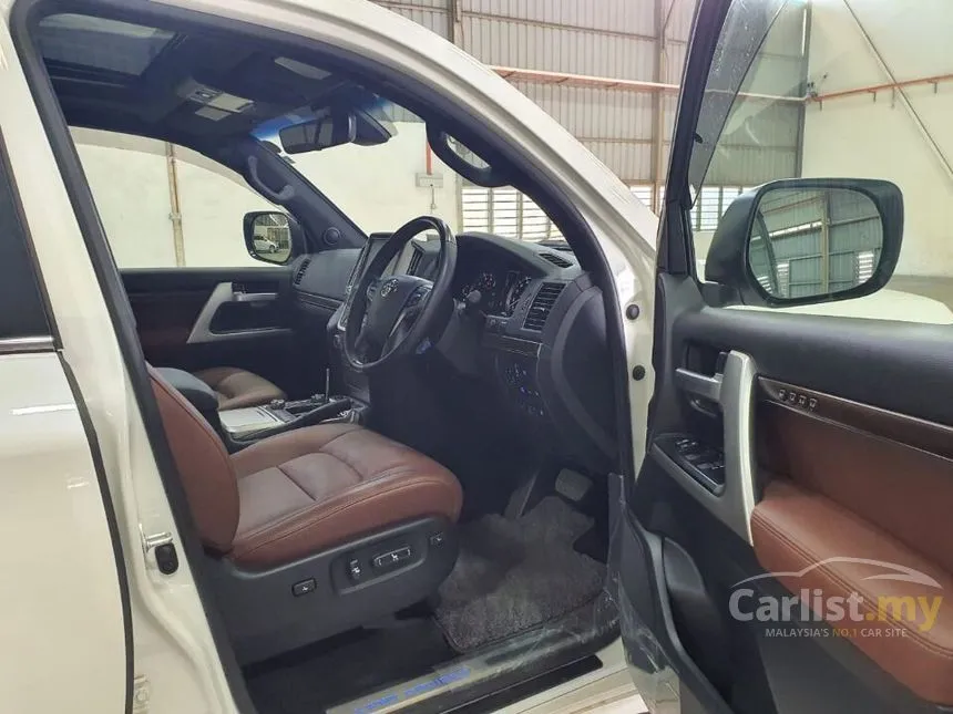 Recon 2019 Toyota Land Cruiser 4.6 ZX COOLBOX 4 CAMERA REAR ENTERTAIN