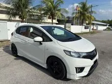 2015 HONDA  JAZZ 1.5L S