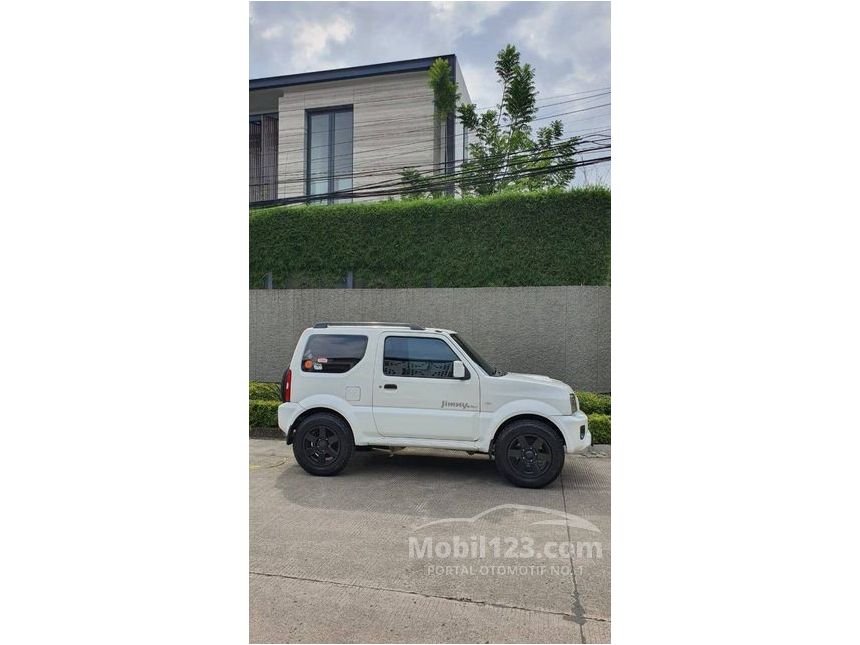 Jual Mobil Suzuki Jimny 2017 JB 1.3 di Jawa Barat Automatic Wagon Putih