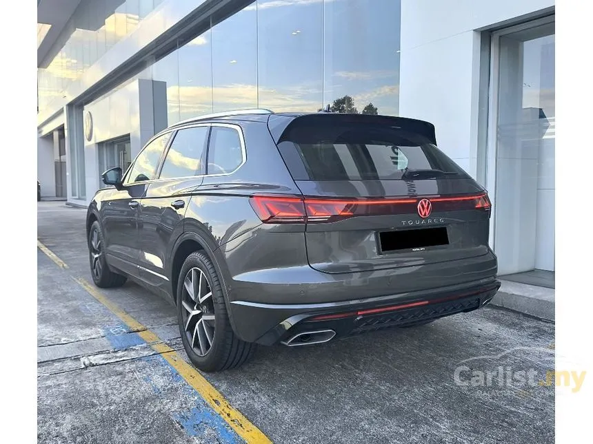 2024 Volkswagen Touareg R-Line SUV