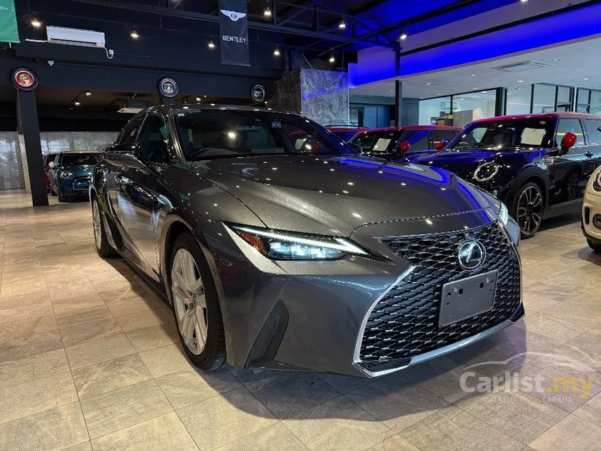 2021 Lexus IS 300 Luxury Sedan