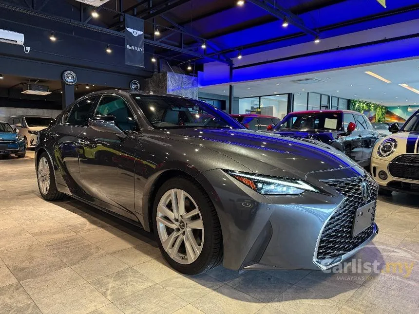 2021 Lexus IS 300 Luxury Sedan