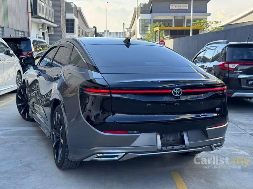 2023 Toyota Crown RS Advance Sedan