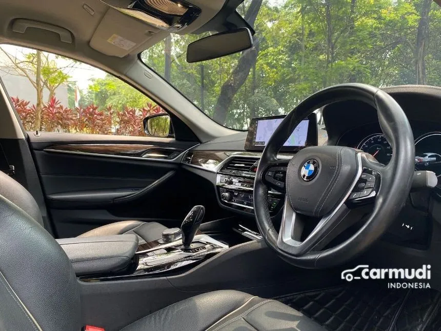 2018 BMW 520i Luxury Sedan