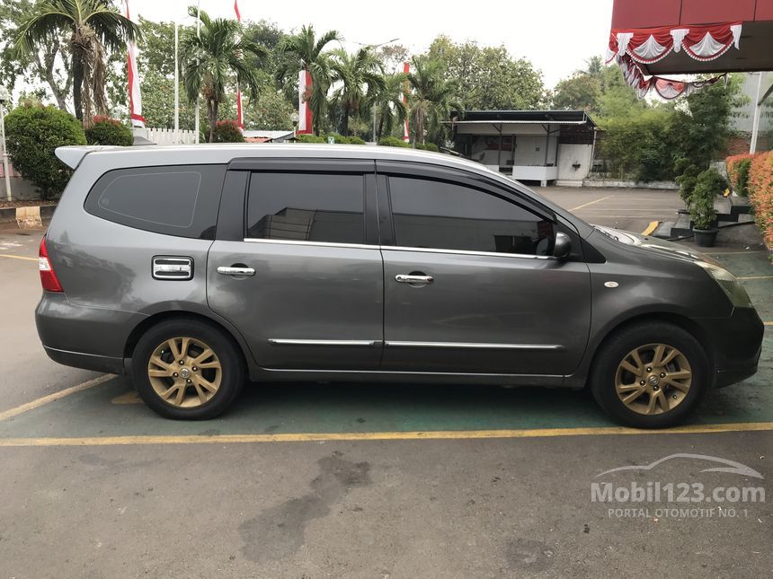  Jual  Mobil Nissan Grand  Livina  2013 SV 1 5 di Jawa Barat 