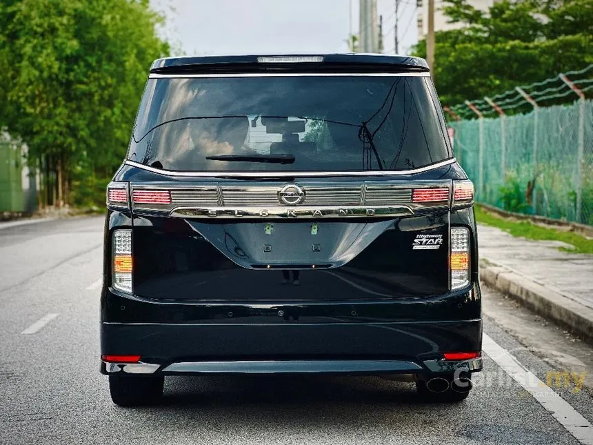 2021 Nissan Elgrand High-Way Star Urban Chrome MPV
