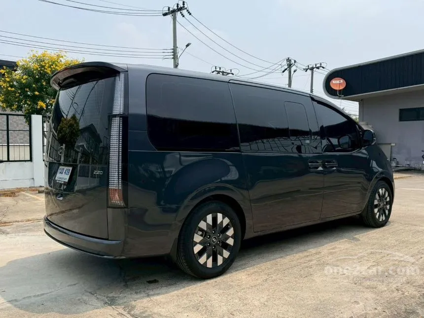 2025 Hyundai Staria Premium Van