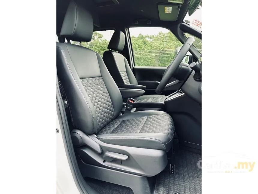 2023 Toyota Voxy S-Z MPV