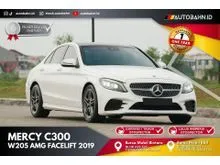 2019 Mercedes-Benz C300 2.0 AMG Line Sedan Garansi Mesin Transmisi 1 Tahun Mulus Siap Pakai