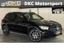 2021 Mercedes-Benz GLC300 2.0 4MATIC AMG Line SUV / POWER TAILGATE / PANORAMIC SUNROOF / POWER FRONT SEATS WITH MEMORY FUNCTION / 64-COLOR / ESP / PM