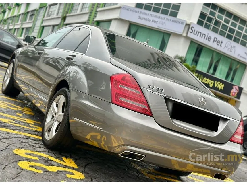 2011 Mercedes-Benz S300L Sedan