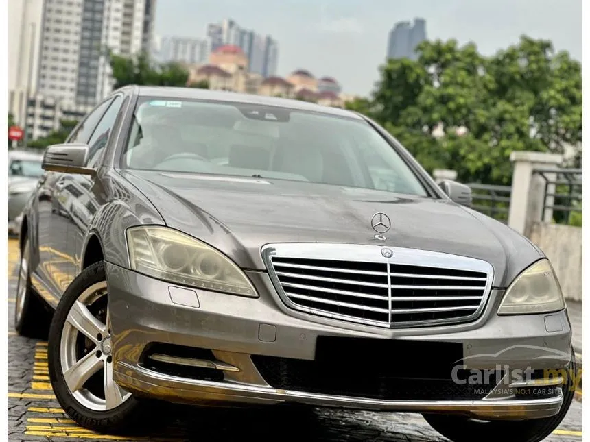 2011 Mercedes-Benz S300L Sedan