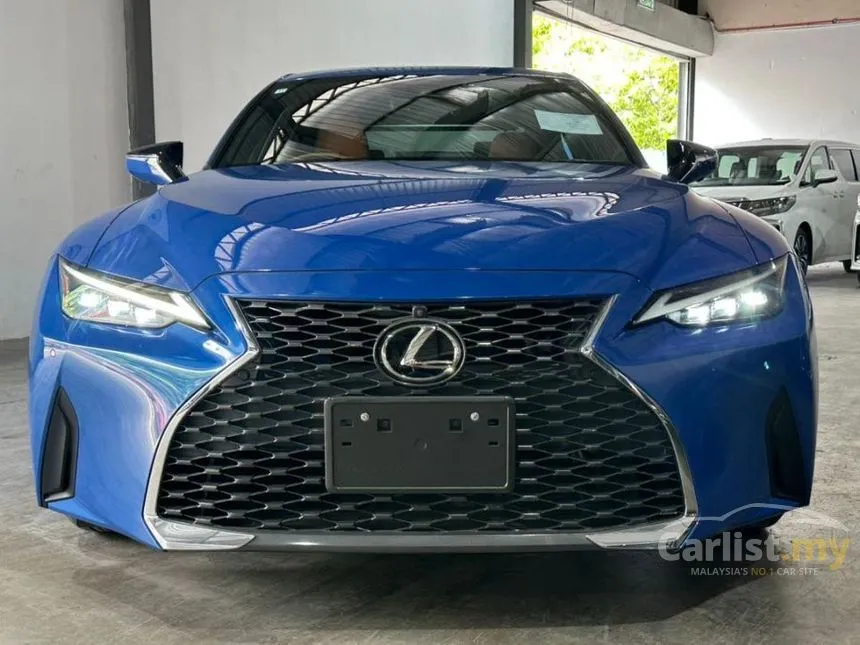 2020 Lexus IS 300 Luxury Sedan