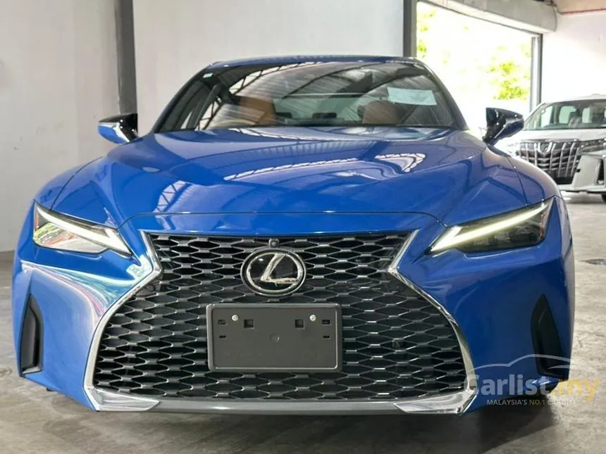 2020 Lexus IS 300 Luxury Sedan