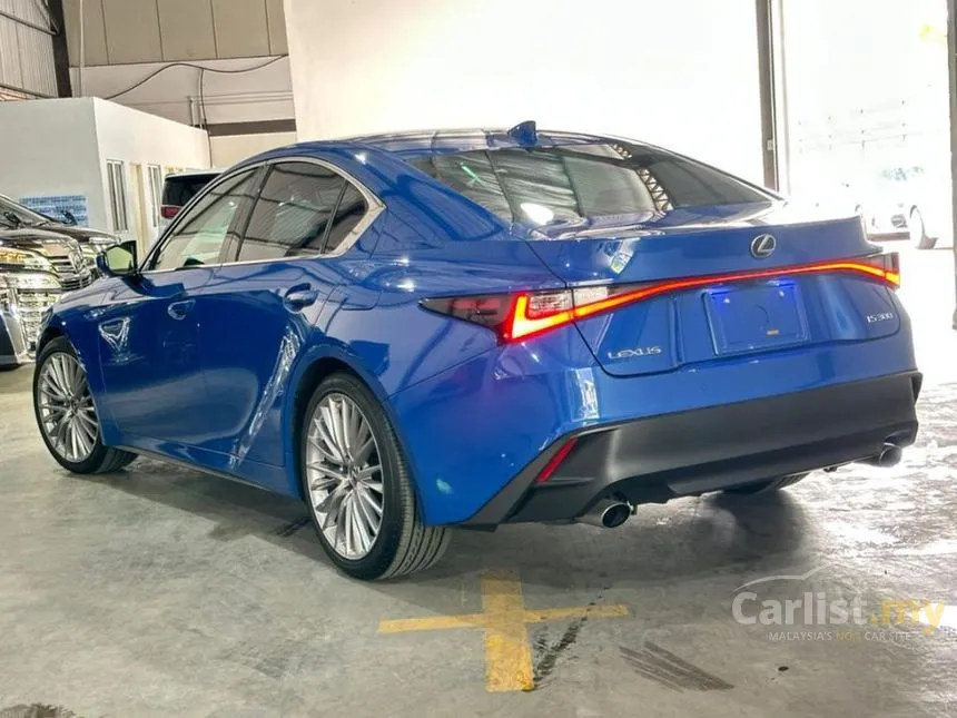 2020 Lexus IS 300 Luxury Sedan
