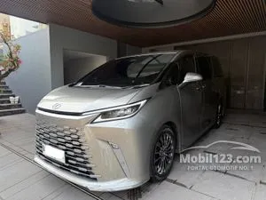 2025 Lexus LM 350h 2.5 7 Seater MPV