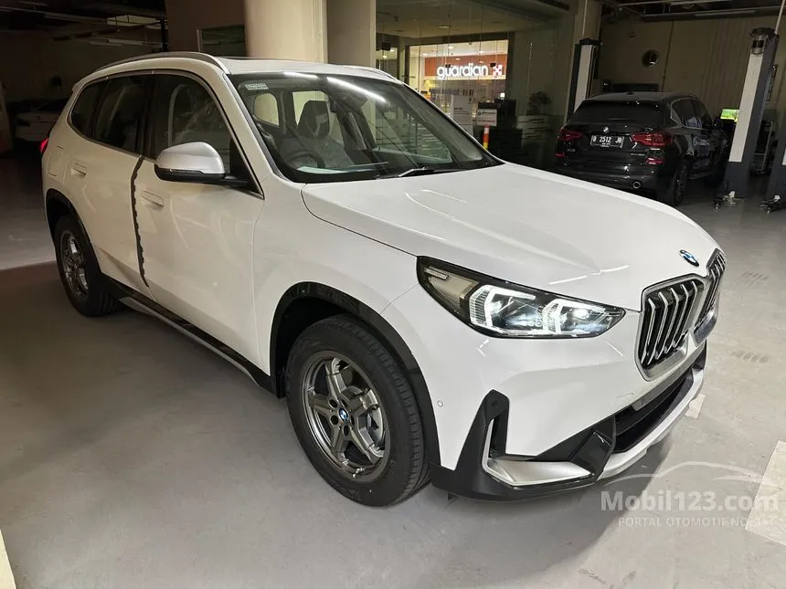 Jual Mobil BMW X1 2024 sDrive18i xLine 1.5 di DKI Jakarta Automatic SUV Putih Rp 985.000.000