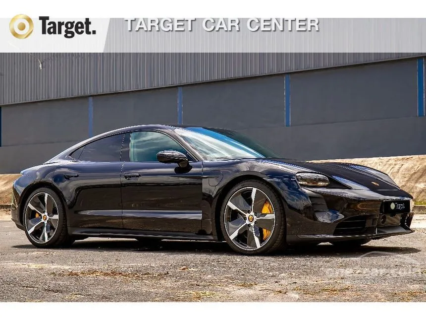 Black porsche outlet taycan turbo s