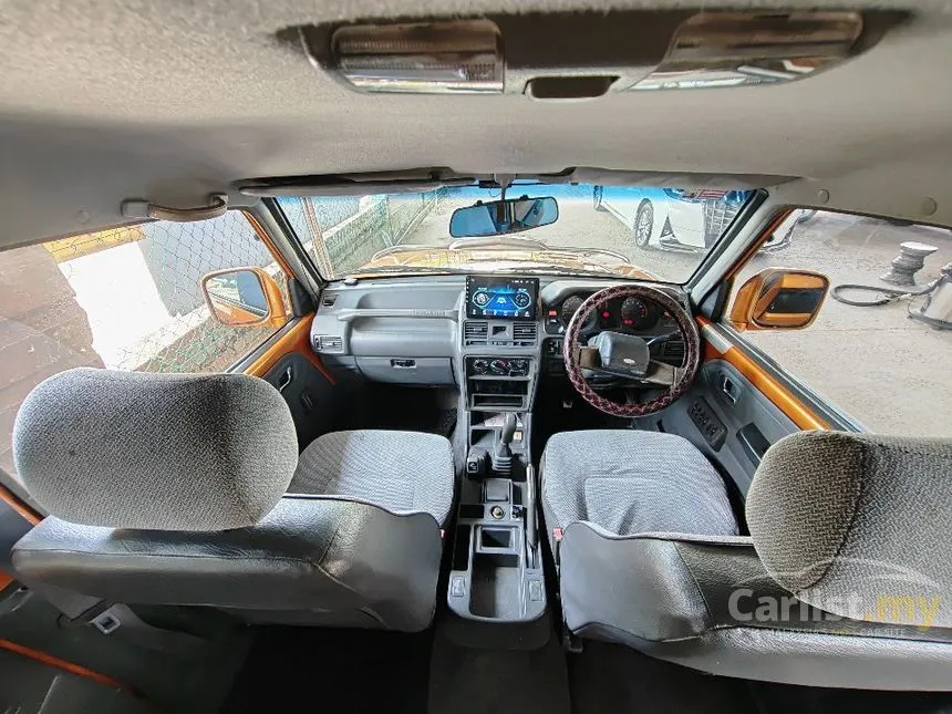 2002 Mitsubishi Pajero V31W SUV