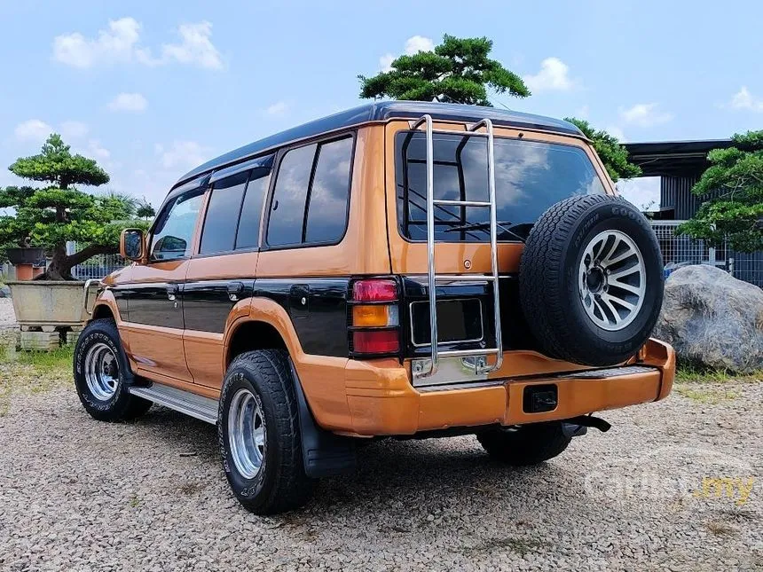 2002 Mitsubishi Pajero V31W SUV