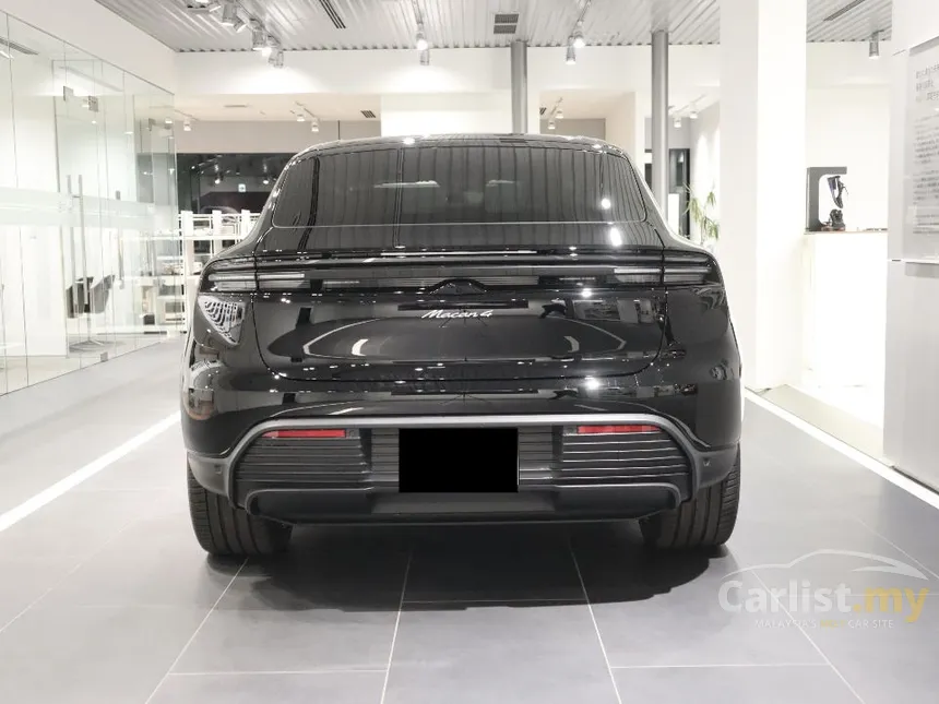 2025 Porsche Macan 4 SUV