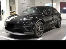 2025 Porsche Macan 0.0 4 4WD Spokrro HUD 4AC LED Matrix 21-in. AW (Incoming) Open for booking