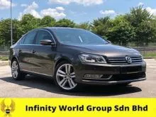 Y 2013 Volkswagen Passat 1.8 TSI SE CBU / FREE 1 YEAR WARRANTY / SUNROOF / PADDLE SHIFT / POWER MEMORY LEATHER SEAT / ORI 18 inc RIM / TIP TOP CONDITI