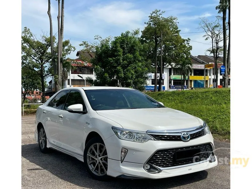 2017 Toyota Camry Hybrid Premium Sedan