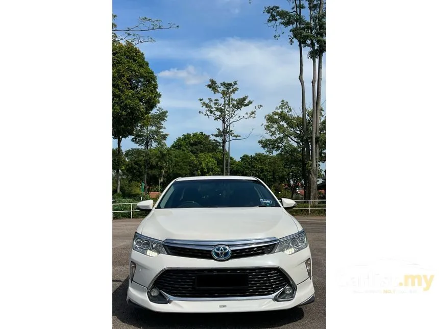 2017 Toyota Camry Hybrid Premium Sedan