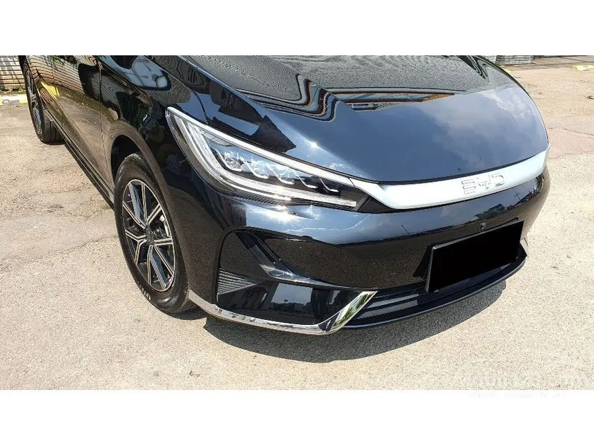 2025 BYD M6 Superior Captain 6 Seater MPV
