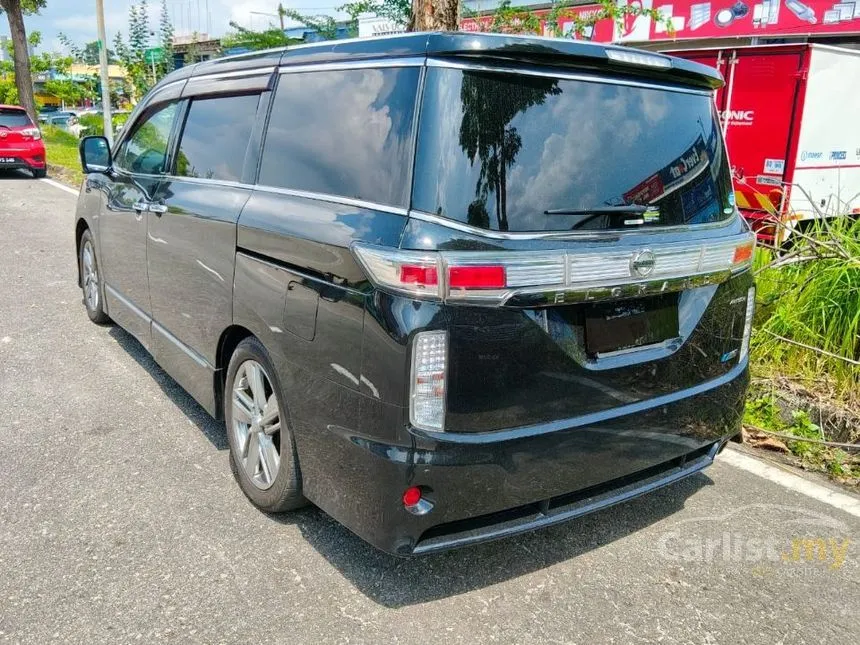 2011 Nissan Elgrand High-Way Star Premium MPV