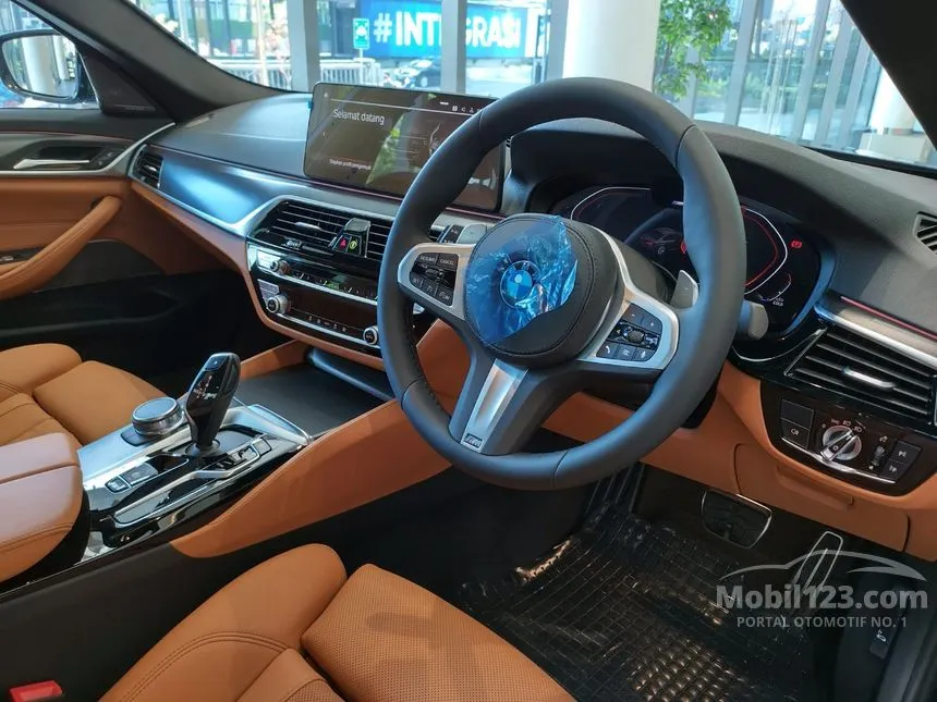 2023 BMW 520i M Sport Sedan