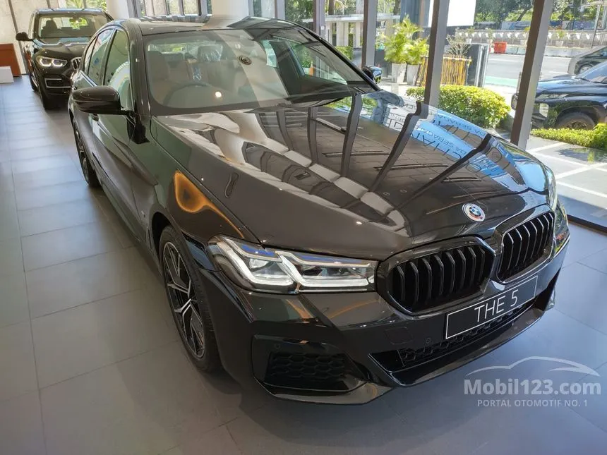 2023 BMW 520i M Sport Sedan
